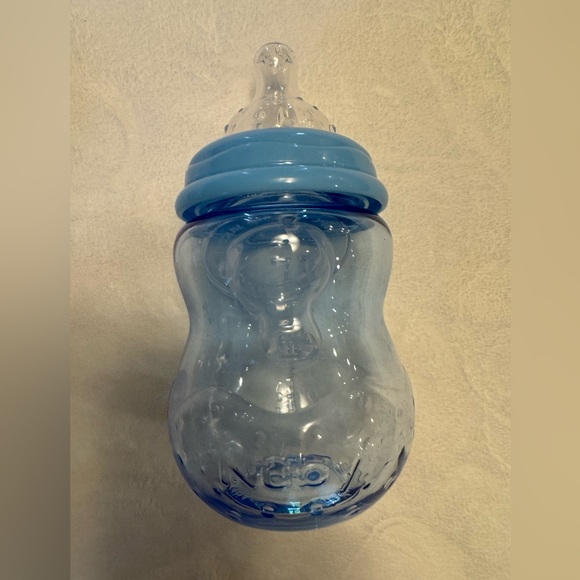 NWT 8 Baby Bottles And a Pack of 10 Breast Milk Storage Bags - Picture 11 of 15